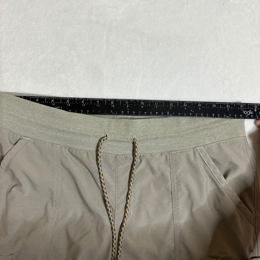 Columbia Women's Large Tan Cargo Capri Pants Roll-Up Straight Leg Hiking Travel - Picture 9 of 12